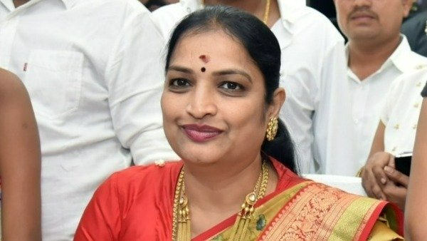 ఉషశ్రీ చరణ్ నుంచి ఉషా శ్రీచరణ్ 