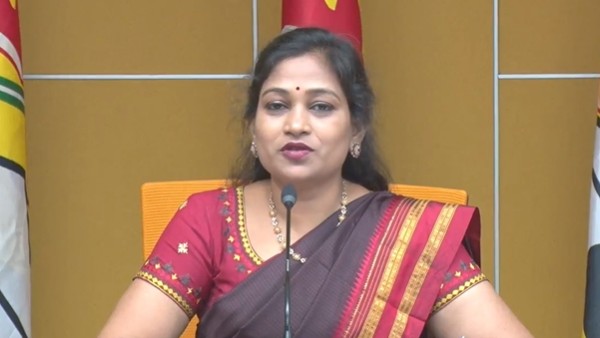 రాష్ట్రంలో గుంతలు లేని రోడ్లు చూపించాలని అనిత సవాల్ 