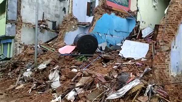 వివాహం నిశ్చయం కాగా .. నిశ్చితార్ధం షాపింగ్ కు వచ్చిన ఫిరోజ్ మృతి