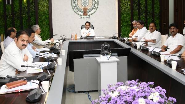  ఆదాయశాఖలపై జగన్ సమీక్ష