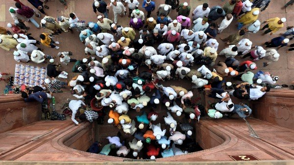  స్కూల్స్ కు శుక్రవారం సెలవు