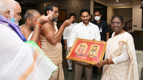 ఎన్డీఏ వైపే