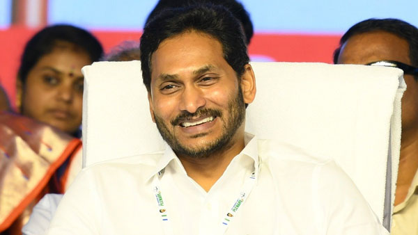 ముఖ్యమంత్రి పరువు తీస్తున్నారు..!