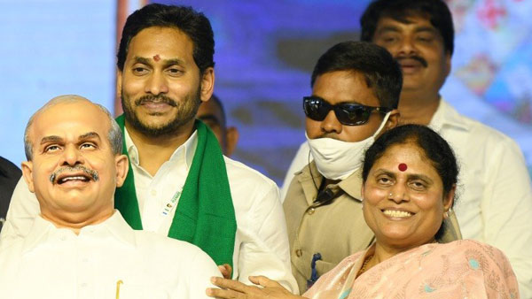 నడిపించే నాన్న.. నడిపించే నాన్న..