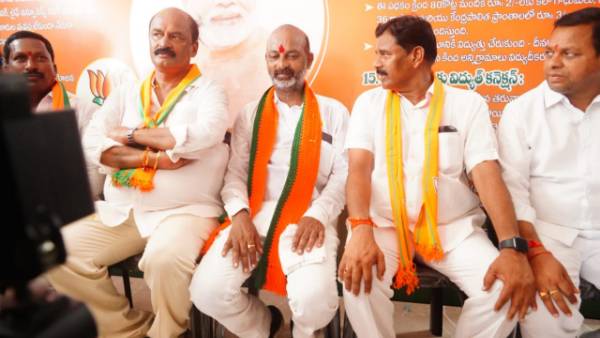  బీజేపి అధికారిక రాష్ట్రాల్లో మీటర్లు అమర్చిందా..? కేసీఆర్ చెప్పాలన్న బండి సంజయ్