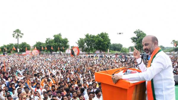 తెలంగాణలోనే ఏమీ చేయలేదు, కానీ, ఢిల్లీకి ఎందుకు?: బండి తెలంగాణలోనే ఏమీ చేయలేదు, కానీ, ఢిల్లీకి ఎందుకు?: బండి