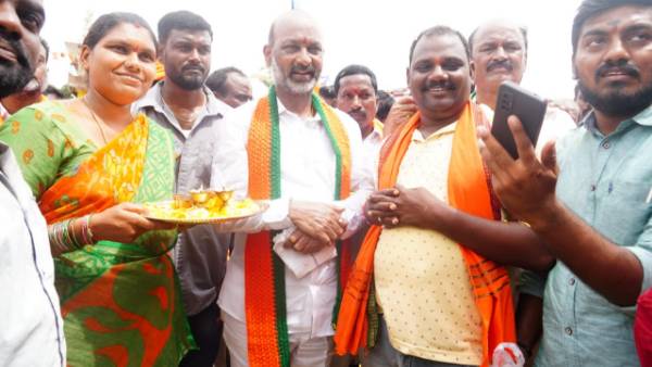  కేసీఆర్ ది తప్పుడు ప్రచారం.. ప్రజలు నమ్మొద్దన్న బీజేపి ఛీఫ్