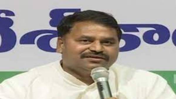 బీజేపీ కుట్రలో భాగం కావద్దంటూ అద్దంకి దయాకర్ బీజేపీ కుట్రలో భాగం కావద్దంటూ అద్దంకి దయాకర్