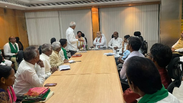 Amit shah meets farmers in hyderabad, give clarity on meters to motors. Amit shah meets farmers in hyderabad, give clarity on meters to motors.