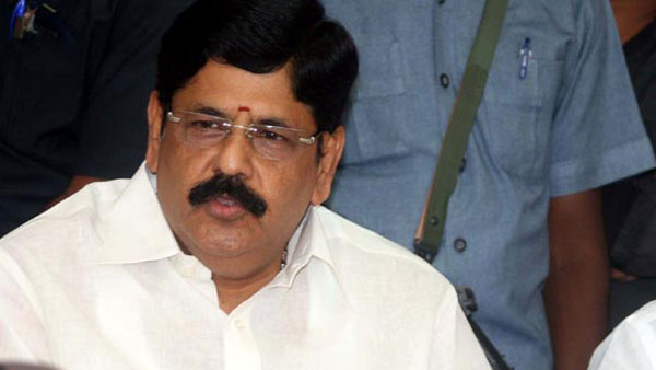 ప్రభుత్వానికి వ్యతిరేకంగా పోరాటం