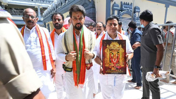 అమ్మవారి సన్నిధిలో అమ్మవారి సన్నిధిలో