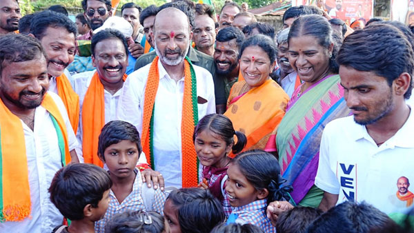 Bandi Sanjays life threatened: BJP leaders letter to Union Minister Amit Shah to provide security Bandi Sanjays life threatened: BJP leaders letter to Union Minister Amit Shah to provide security