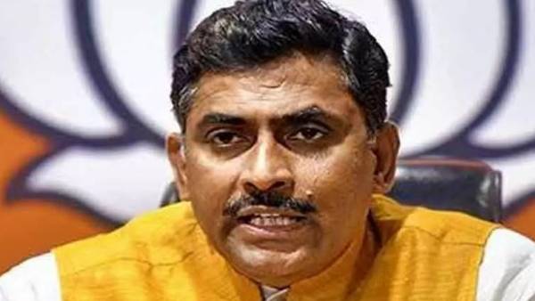 కెసిఆర్ తాటాకు చప్పుళ్ళకు భయపడే పరిస్థితి లేదు కెసిఆర్ తాటాకు చప్పుళ్ళకు భయపడే పరిస్థితి లేదు