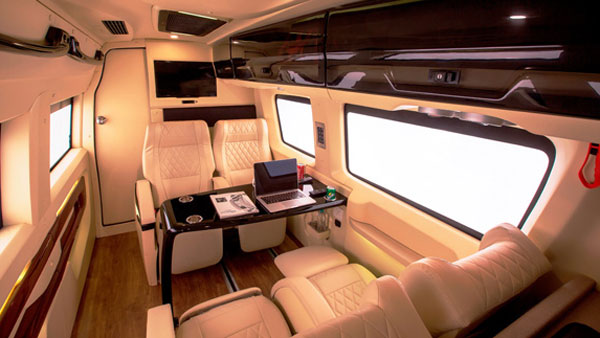  ఏసీ, టాయిలెట్లు, షవర్‌