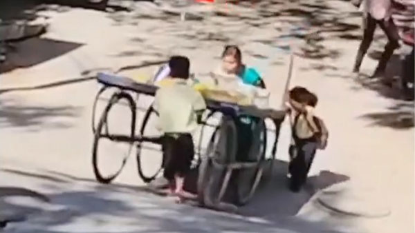 ముందుకొచ్చిన చిన్నారులు ముందుకొచ్చిన చిన్నారులు