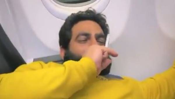 స్పైస్జెట్ విమానంలో స్పైస్జెట్ విమానంలో