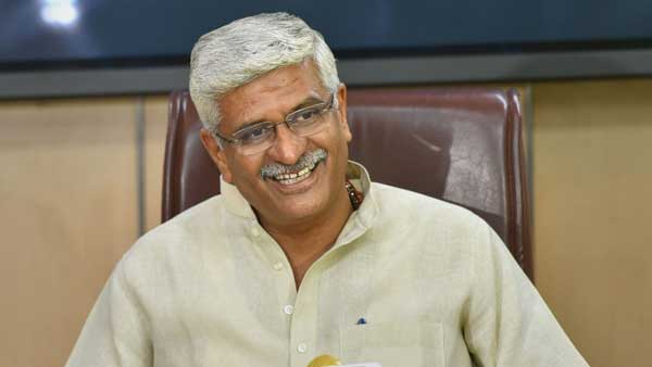 జగన్, కేసీఆర్ కు షెకావత్ షాక్