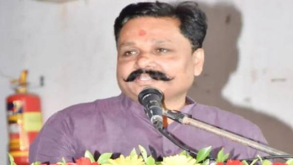 మంత్రిపై అత్యాచార ఆరోపణలు.. మంత్రిపై అత్యాచార ఆరోపణలు..