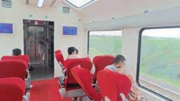 పూణే - సికింద్రాబాద్ శతాబ్ది ఎక్స్ప్రెస్.. ప్రకృతి అందాలను ఆస్వాదిస్తూ ప్రయాణం చెయ్యండిలా పూణే - సికింద్రాబాద్ శతాబ్ది ఎక్స్ప్రెస్.. ప్రకృతి అందాలను ఆస్వాదిస్తూ ప్రయాణం చెయ్యండిలా