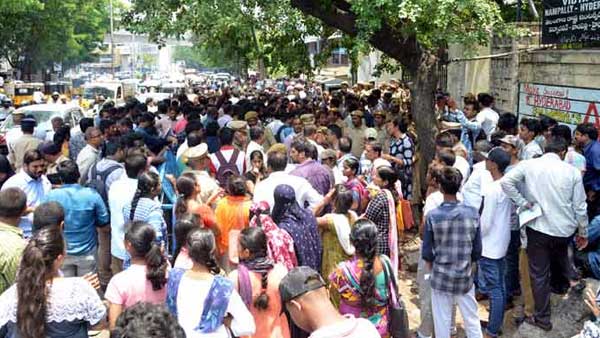 ఇంటర్ అబ్బాయి