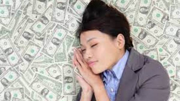  ఇంట్లో ప్రతిరోజు ఉదయం, సాయంత్రం పూజలు చేస్తే ధనప్రాప్తి