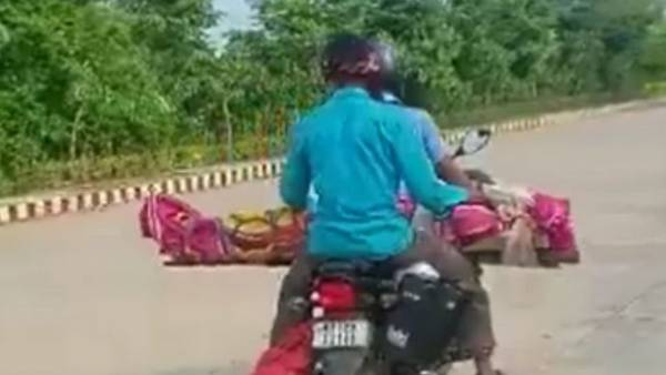 ఒకే సిరంజితో 30 మంది విద్యార్థులకు టీకాలు ఒకే సిరంజితో 30 మంది విద్యార్థులకు టీకాలు