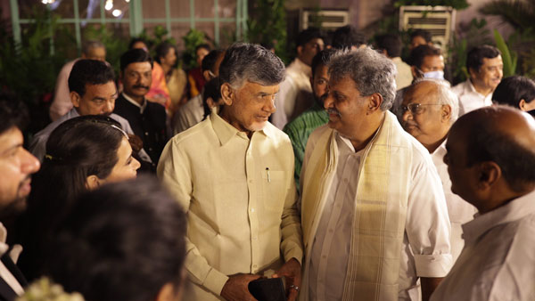 చంద్రబాబు స్పెషల్ ఎట్రాక్షన్ గా చంద్రబాబు స్పెషల్ ఎట్రాక్షన్ గా