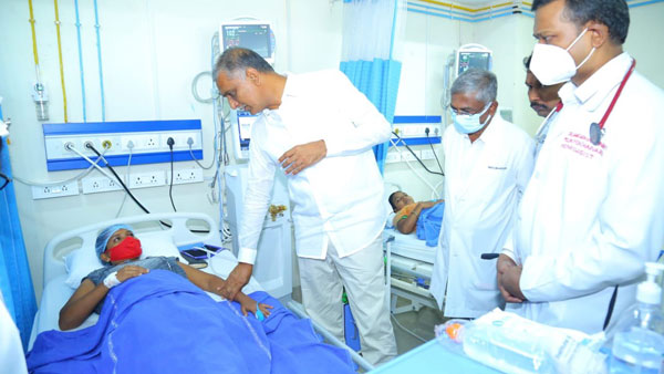 కుటుంబ నియంత్రణ ఆపరేషన్లు వికటించి నలుగురు మృతి