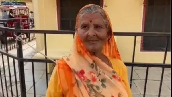  పాపడ్స్ విక్రయించి..