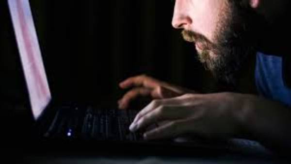  కరోనా తెచ్చిన వ్యసనం..