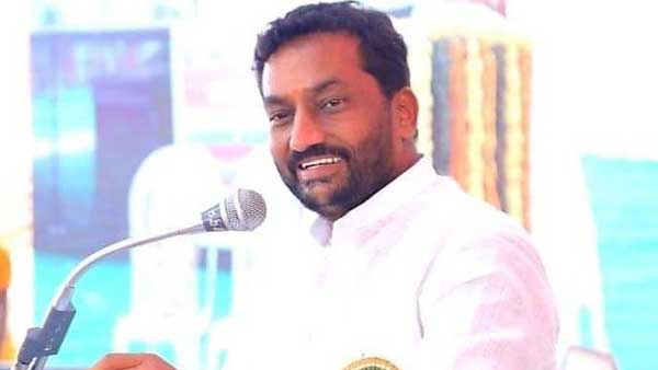 మంత్రి శ్రీనివాస్ గౌడ్కు లైసెన్స్ ఉందా?: రఘునందన్ రావు మంత్రి శ్రీనివాస్ గౌడ్కు లైసెన్స్ ఉందా?: రఘునందన్ రావు