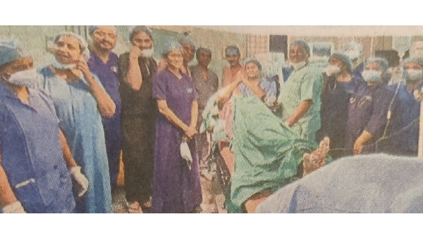 ఆపరేషన్ సక్సెస్ కావటంతో వైద్యుల సంతోషం 