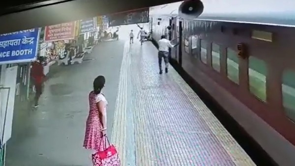 అలా రైలు ఎక్కొద్దు..
