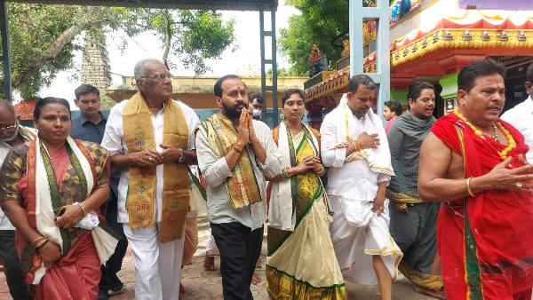 లోకేష్ కేంద్రంగా మంగళగిరి రాజకీయం లోకేష్ కేంద్రంగా మంగళగిరి రాజకీయం