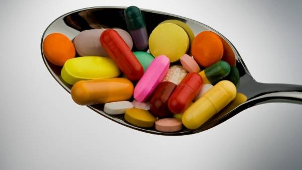 మెడిసిన్స్ వైద్యుల సూచన ప్రకారం వేసుకోవాలి