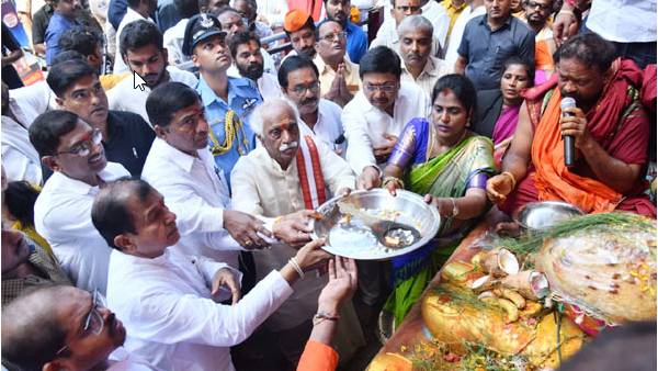 ఖైరతాబాద్ వినాయకుడి సన్నిధిలో హర్యానా గవర్నర్ దత్తాత్రేయ