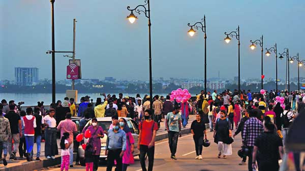 ట్యాంక్‌బండ్‌పై..