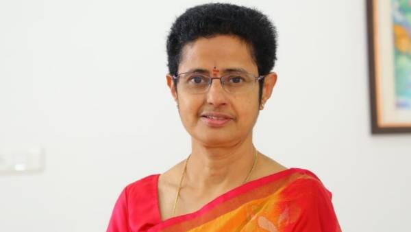  హూకిల్డ్ పిన్ని అంటూ వైసీపీ కౌంటర్