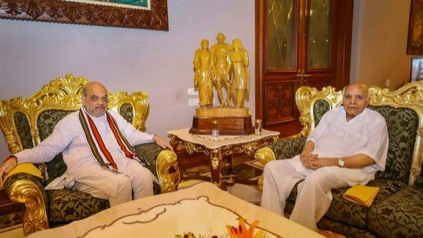 రామోజీ, జూనియర్ తో అమిత్ షా భేటీలు రామోజీ, జూనియర్ తో అమిత్ షా భేటీలు