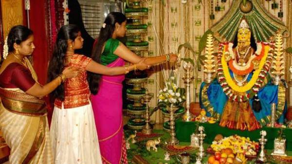 వరలక్ష్మీవ్రతం నాడు అమ్మవారికి నివేదనగా తొమ్మిది రకాల నైవేద్యాలు వరలక్ష్మీవ్రతం నాడు అమ్మవారికి నివేదనగా తొమ్మిది రకాల నైవేద్యాలు