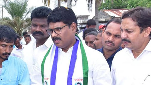 సీఎంకు నమ్మకం ఉంటేనే ఉంటా..లేకుంటే