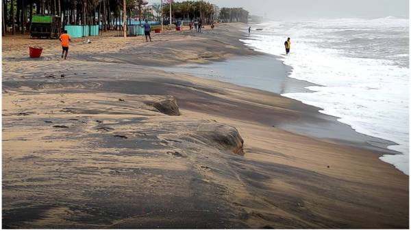 విశాఖ నగర వాసుల ఆందోళన విశాఖ నగర వాసుల ఆందోళన