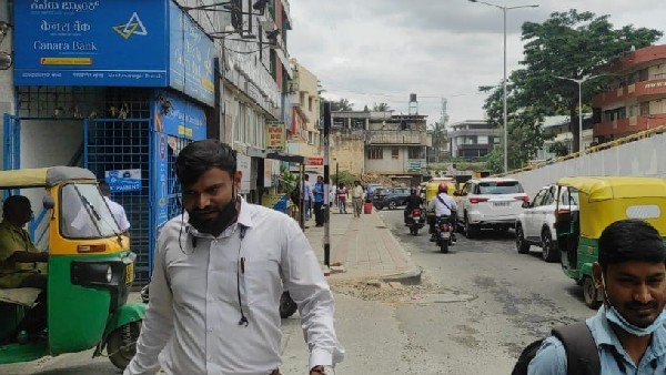 ఉద్యోగం ఇప్పిస్తానని ప్రియురాలిని అమ్మేశాడు ఉద్యోగం ఇప్పిస్తానని ప్రియురాలిని అమ్మేశాడు