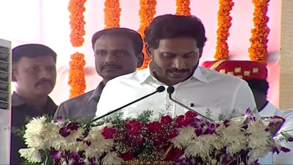 ఎన్వీ రమణ సన్ ఆఫ్ ది సాయిల్ అన్న జగన్
