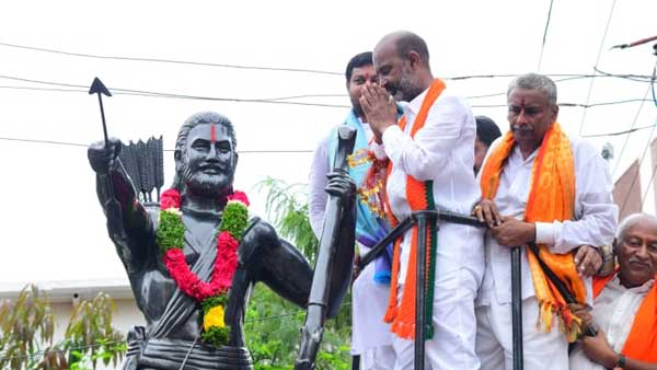  కాంగ్రెస్,టిఆర్ఎస్,టిడిపి పార్టీలకు ఓటు వేశారు..