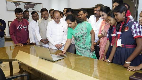 బతుకమ్మ గీతాన్ని ఆవిష్కరించిన ఎమ్మెల్సీ కవిత 