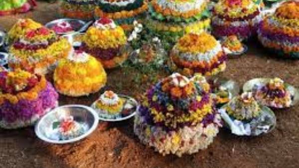  ఎంగిలి పూల బతుకమ్మతో మొదలయ్యే వేడుక