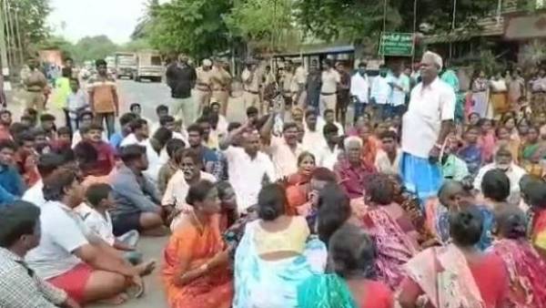  విషం తాగేసిన ఇద్దరు ప్రియుల ముద్దుల ప్రియురాలు