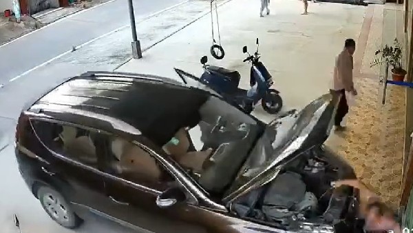 గేర్ పడి.. గేర్ పడి..