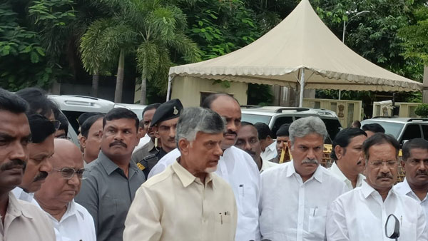 tdp chief chandrababu complains governor harichandran over ntr university name change